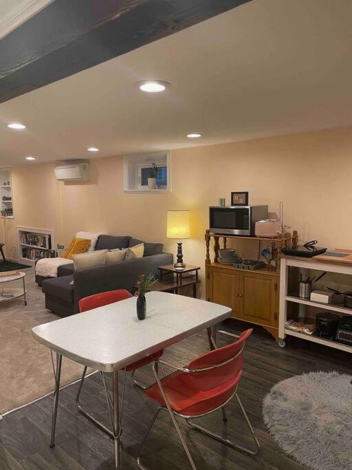 Sweet Beech St Retreat-Basement Apt พอร์ตแลนด์ ภายนอก รูปภาพ