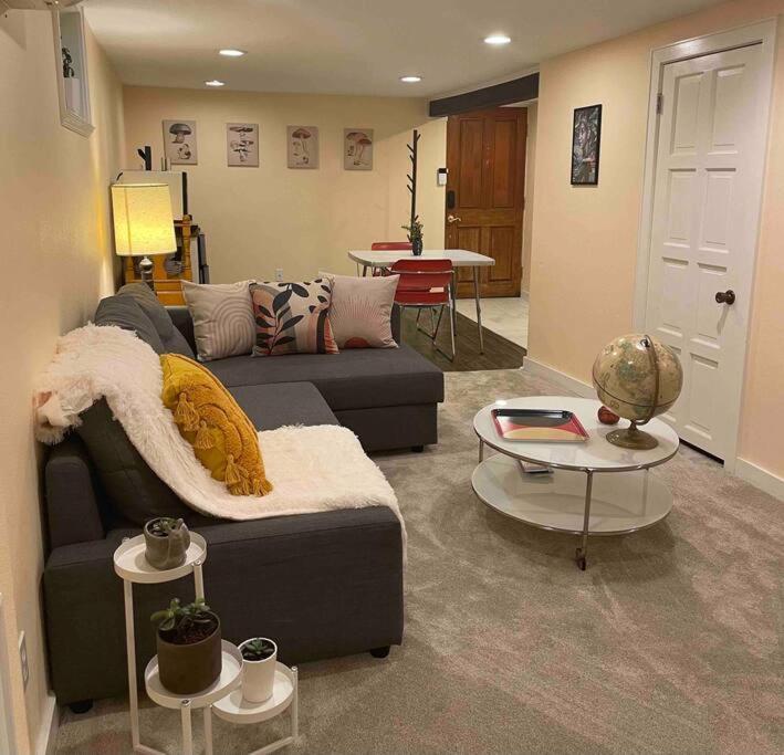 Sweet Beech St Retreat-Basement Apt พอร์ตแลนด์ ภายนอก รูปภาพ
